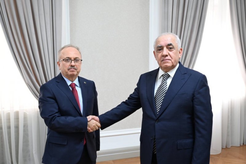 Azerbaijani PM meets with Turkish ambassador