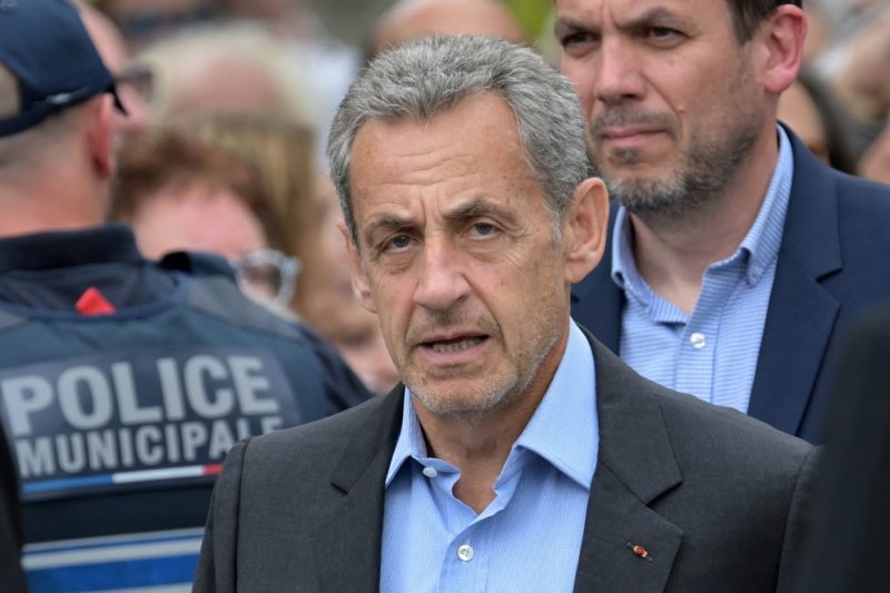 Sarkozy faces 10 years in prison in Libyan campaign trial 