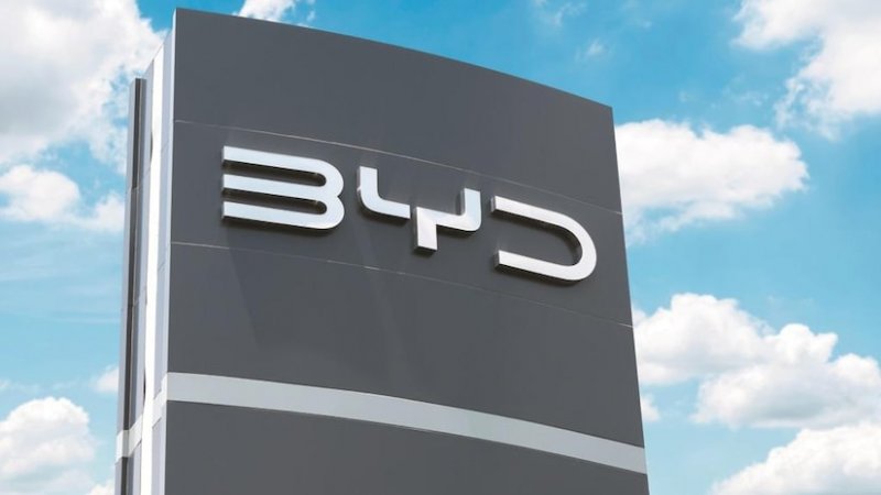 China's BYD targets 800,000 cars in overseas sales by 2025