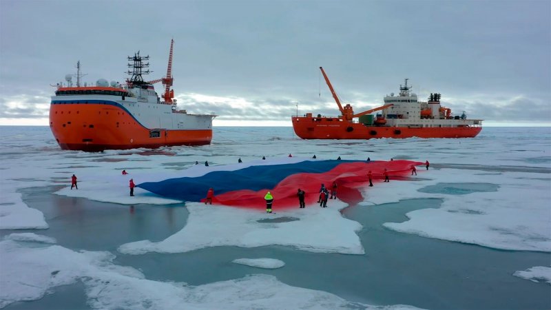 Putin stresses Russia’s need for its own merchant fleet in Arctic