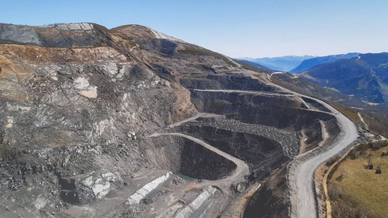 At least five dead in Spian coal mine explosion