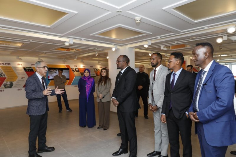 Somalia’s petroleum minister visits Azerbaijan’s Sangachal terminal