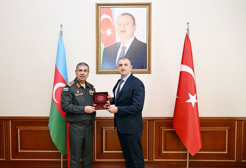 Azerbaijani defense minister awards Turkish defense giant Baykar’s CEO 