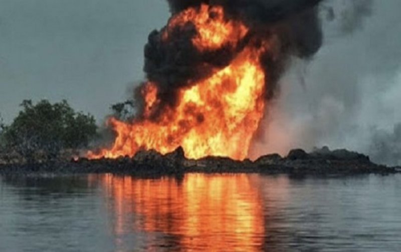 Explosion hits Nigeria’s major oil pipeline 
