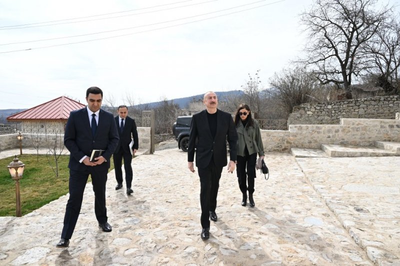 2025/03/4-1743079976.jpg + Azerbaijani president and first lady inspect construction work in Shusha News about - Azerbaijani president and first lady inspect construction work in Shusha