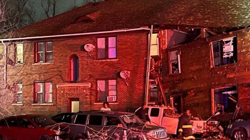 Several injured in apartment building explosion in Detroit