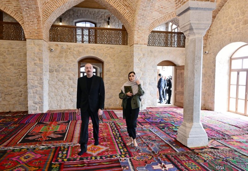 2025/03/4-1743079976.jpg + Azerbaijani president and first lady inspect construction work in Shusha News about - Azerbaijani president and first lady inspect construction work in Shusha
