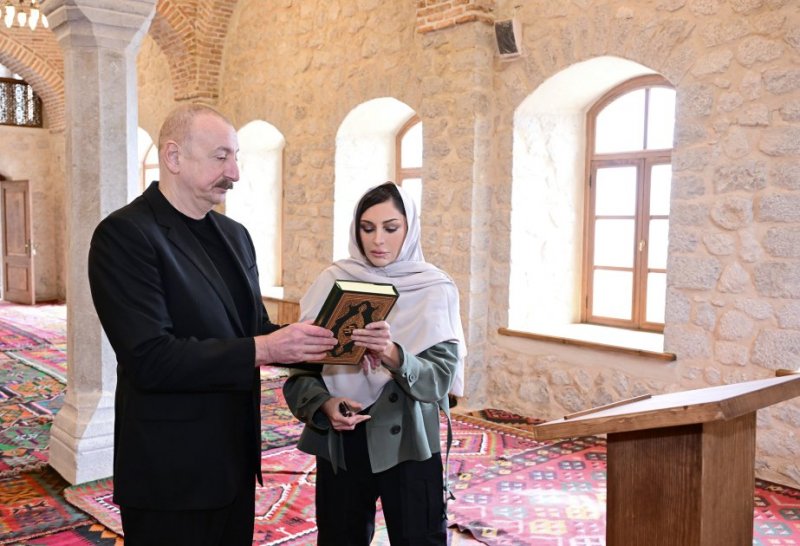 Azerbaijani president and first lady inspect construction work in Shusha