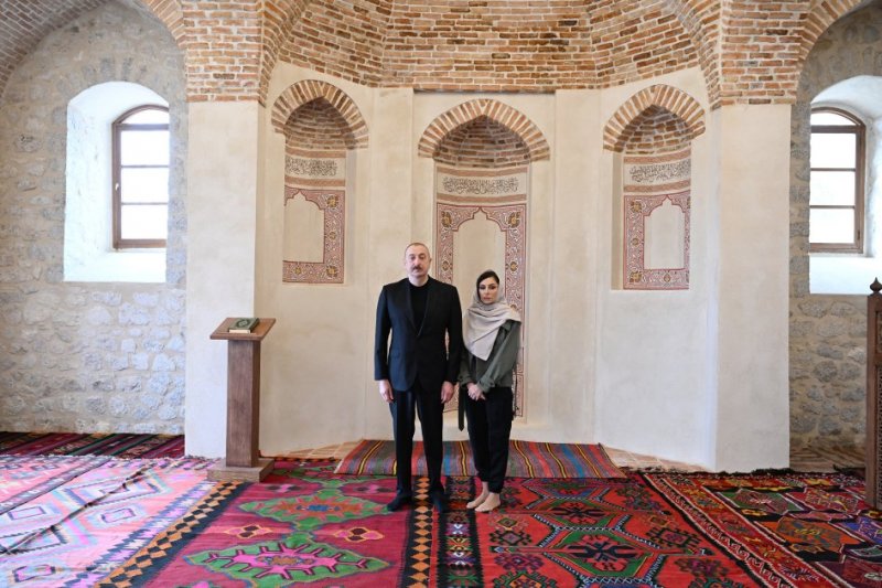 2025/03/4-1743079976.jpg + Azerbaijani president and first lady inspect construction work in Shusha News about - Azerbaijani president and first lady inspect construction work in Shusha