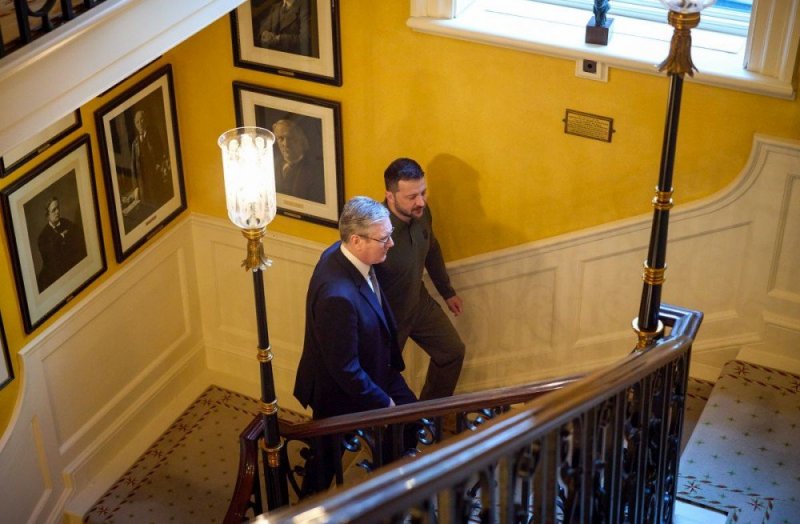 British PM stresses commitment to Ukraine peace but avoids specifics 