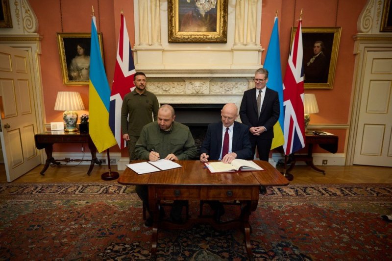 UK signs agreement to accelerate $2.8 billion of loans to Ukraine 