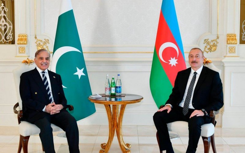 Azerbaijani President holds phone conversation with Pakistani Prime Minister 