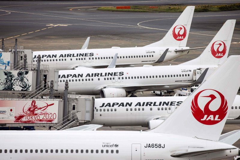 Japan Airlines expands fleet renewal with 17 more Boeing 737-8s