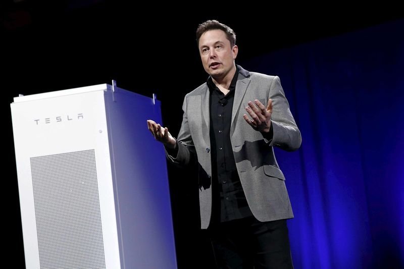 Musk holding an all-hands Tesla meeting is a ‘big step forward’: Wedbush’s Ives 