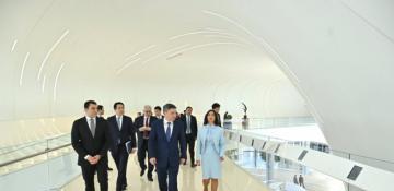 Kazakh Prime Minister visits Heydar Aliyev Center in Baku 