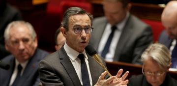 France targets diplomatic visas amid Algeria deportation row 