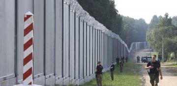 Poland approves bill allowing suspension of asylum rights over migration threats