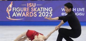 Japan's Miura/Kihara win world pairs figure skating title 