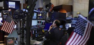 Dow drops over 700 points, stocks heading for worst quarter since 2023