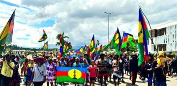 Thousands flee French colony of New Caledonia due to riots