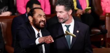 Donald Drump removed congressman from House Chamber after disrupting his address