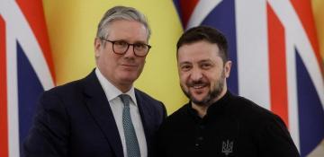 Zelensky arrives in Britain for meeting with Starmer 