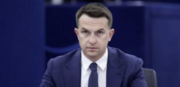 Polish minister faces backlash for giggling during EP debate on Gaza war 