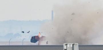 Pilot seriously injured in plane crash at Australian airshow 