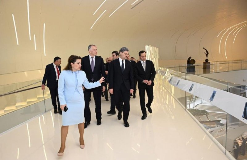 2025/04/9dcee-1744735586.jpg + Georgian President Mikheil Kavelashvili visits Heydar Aliyev Center News about - Georgian President Mikheil Kavelashvili visits Heydar Aliyev Center