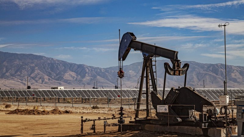 Oil prices hold steady near five-week highs amid geopolitical tensions