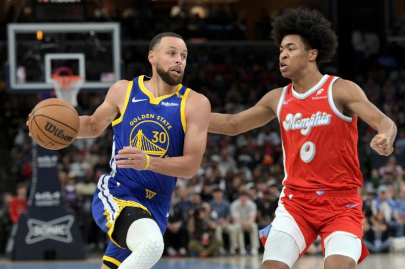 Stephen Curry sets season-high with 52 points in Warriors' win Grizzlies