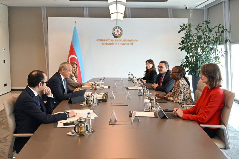 Azerbaijan, World Bank discuss infrastructure, renewable energy initiatives