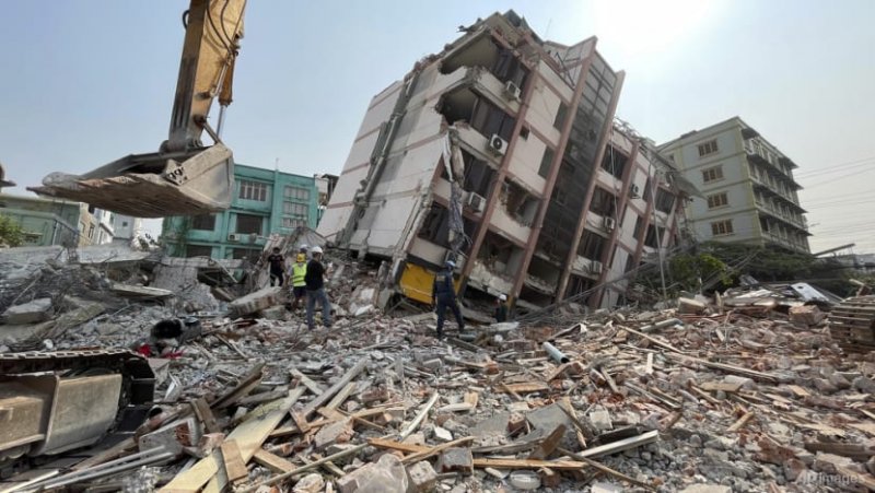 Hong Kong sends relief supplies to quake-hit Myanmar 