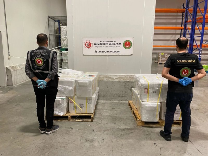 Turkish police seize over 455 kg of cocaine at Istanbul Airport: ministry 