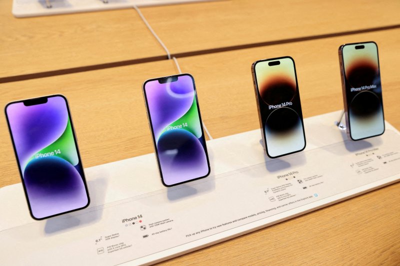 iPhone prices could skyrocket to $3,500 if made in US, analyst warns