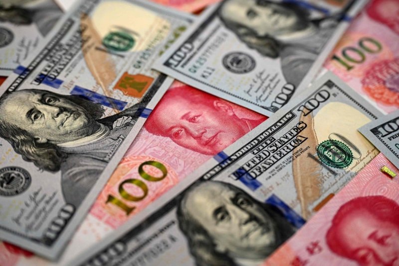Yuan hits 17-year low amid US-China trade tensions