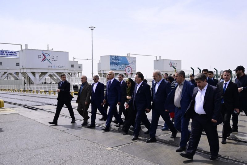 Azerbaijani and Iranian delegations visit Baku International Sea Trade Port
