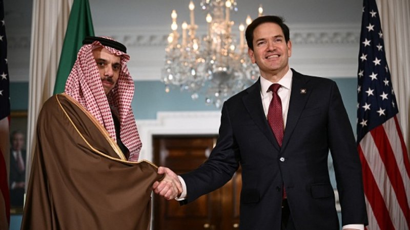 US and Saudis call for Sudan peace talks as Riyadh’s top diplomat visits Washington 