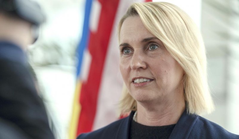 U.S. ambassador to Ukraine to resign as peace talks remain uncertain 