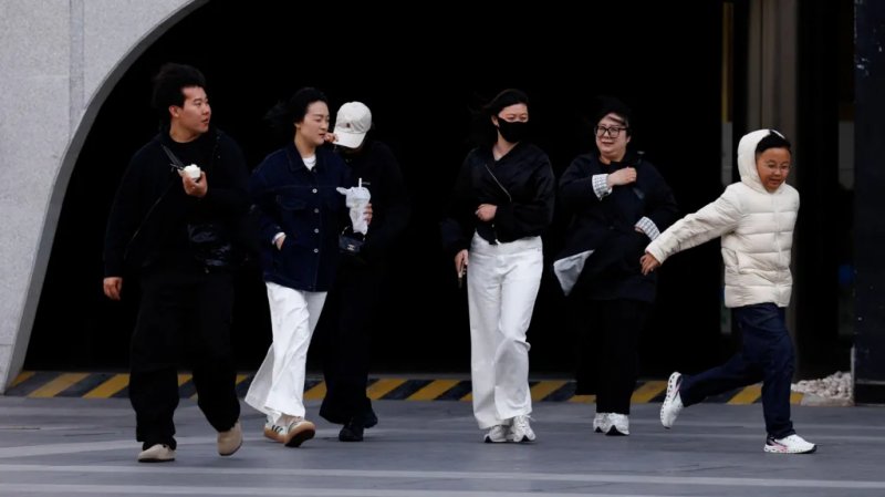 Hundreds of flights cancelled in China as strong winds hit capital 