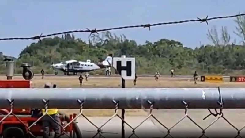 US citizen shot dead after hijacking small plane in Belize -  VIDEO 