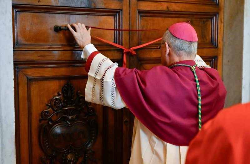 Seals placed on doors of Santa Marta residence after Pope Francis’ death