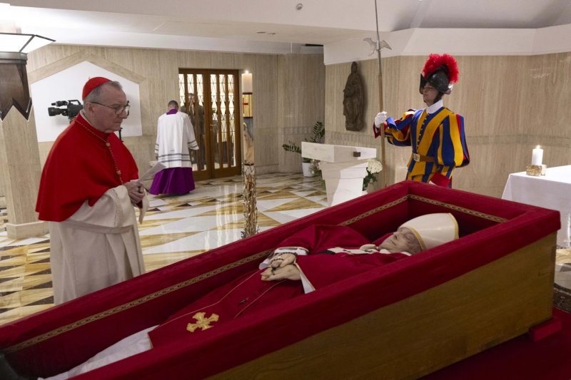 News about - Vatican releases first images of Pope Francis in open coffin -  PHOTO/VIDEO