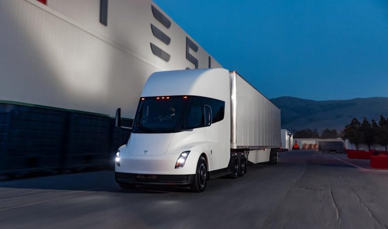 Tesla plans 2026 launch for full-scale Semi truck production
