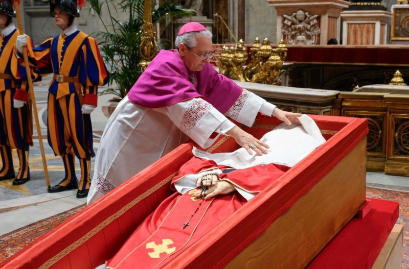 Pope Francis' coffin sealed in St. Peter’s Basilica ahead of funeral