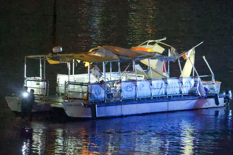 One dead, several injured after boat collides with ferry in Florida -  VIDEO 