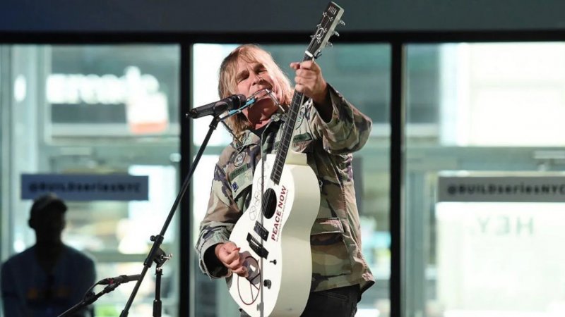 Mike Peters, The Alarm singer, dies aged 66