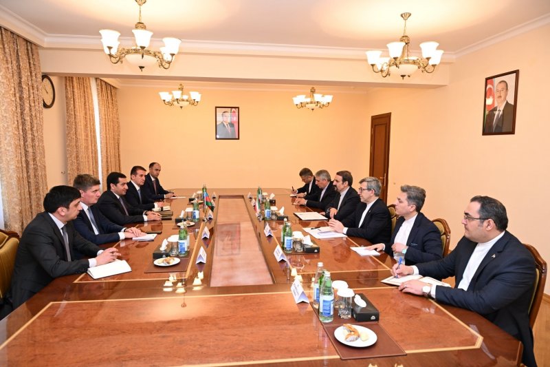 Top Azerbaijani, Iranian officials discuss political ties, regional issues
