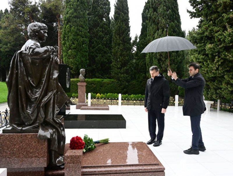 News about - Georgian president pays tribute to National Leader Heydar Aliyev and Azerbaijani martyrs