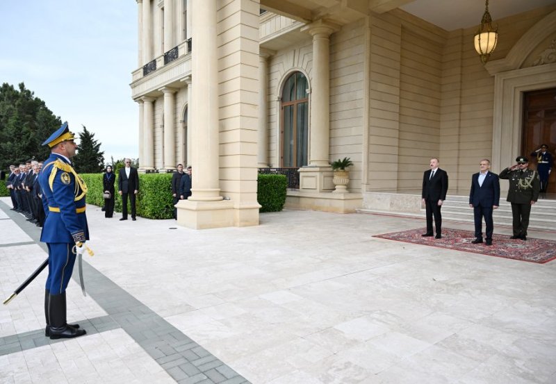 News about - Azerbaijani, Iranian presidents hold limited-format meeting in Baku